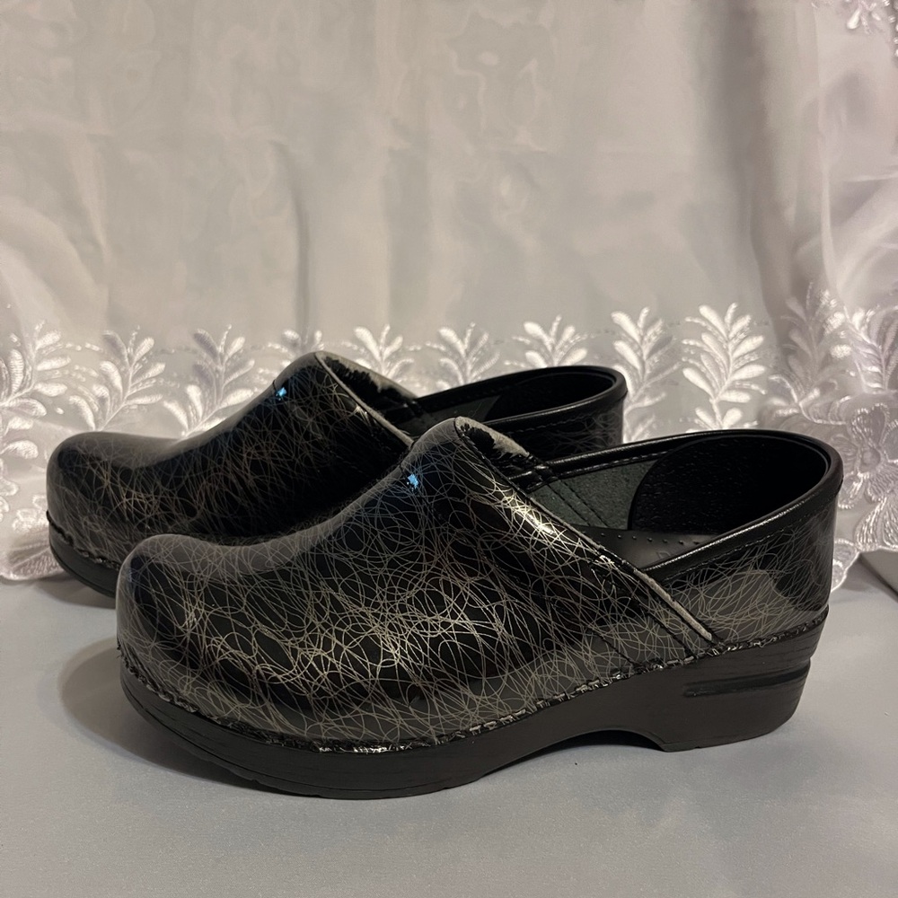 Dansko size 36